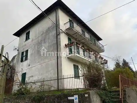 Appartamento in vendita a Savignone