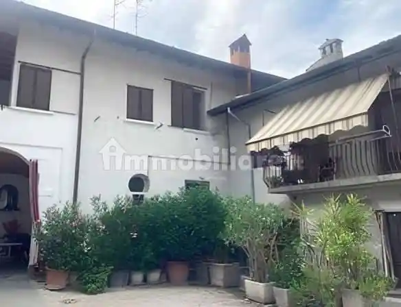 Appartamento in vendita a Besana in Brianza