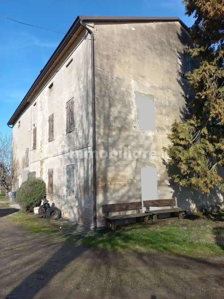 Rustico - Casale in vendita a Carpi