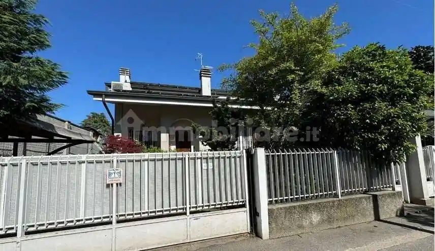 Villa in vendita a Paderno Dugnano