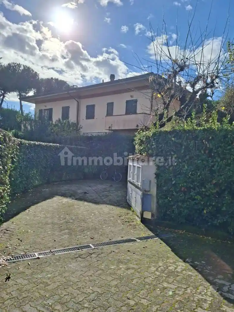 Appartamento in vendita a Massa