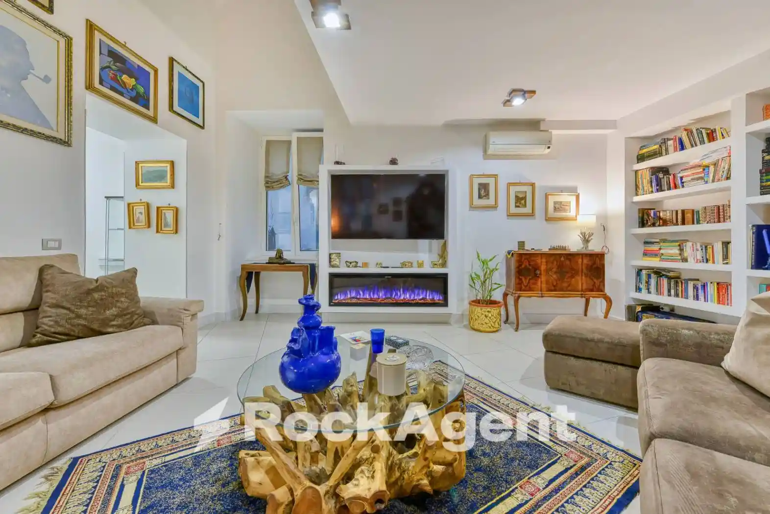 Appartamento in vendita a Napoli