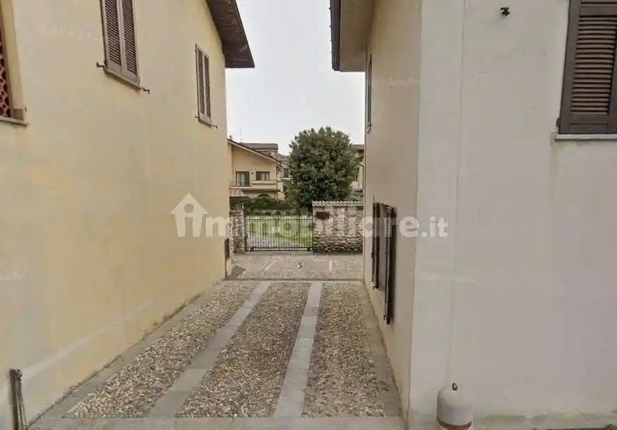 Villa in vendita a Usmate Velate