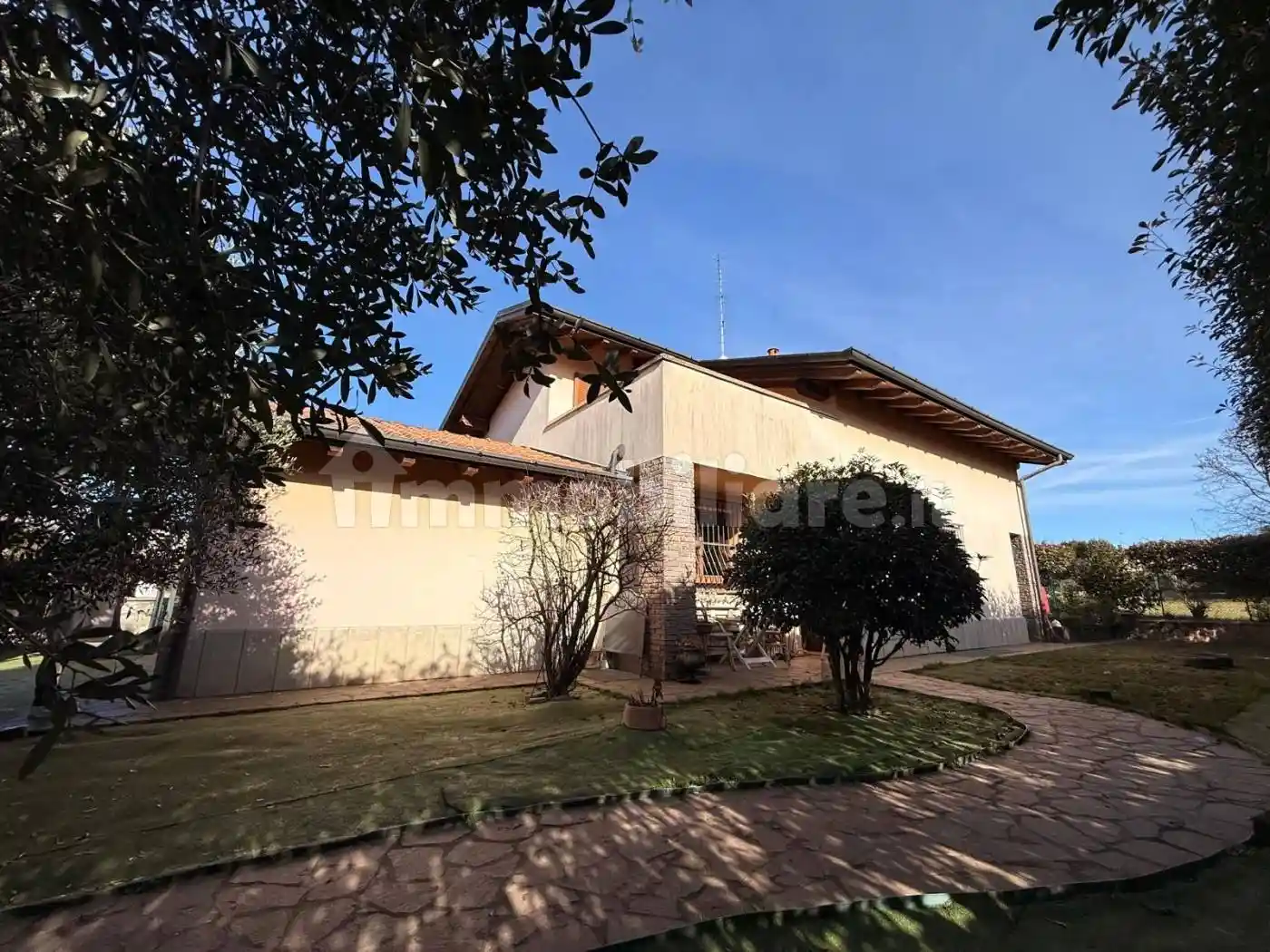 Villa in vendita a Galliate Lombardo