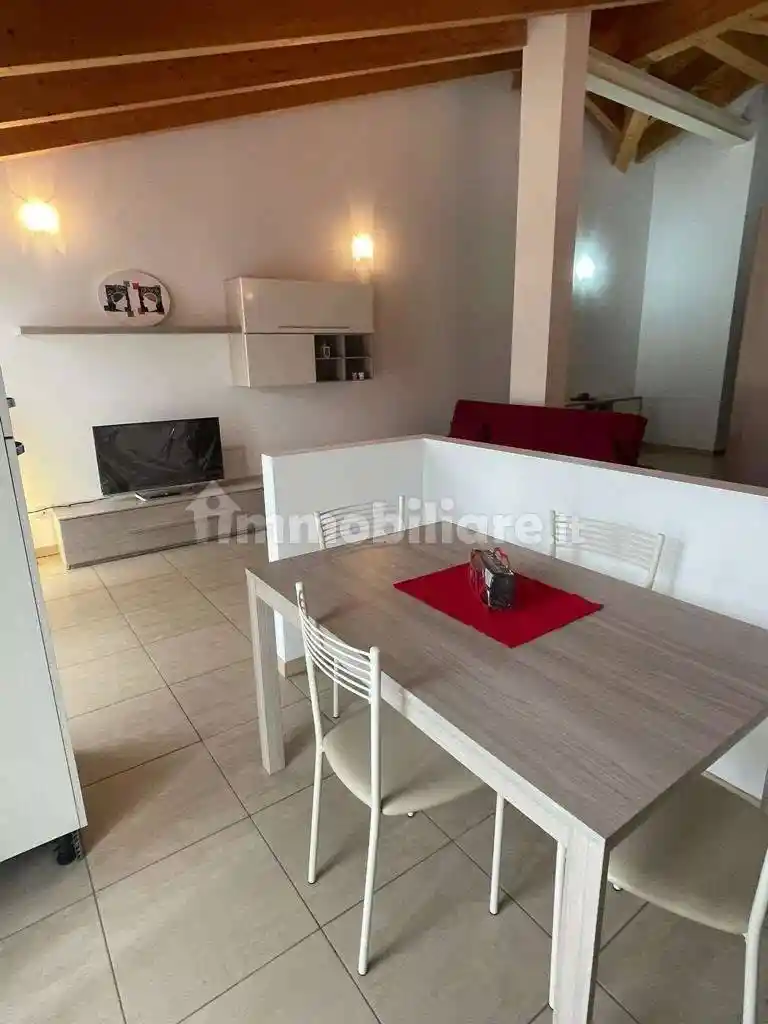 Loft in vendita a Travedona-Monate