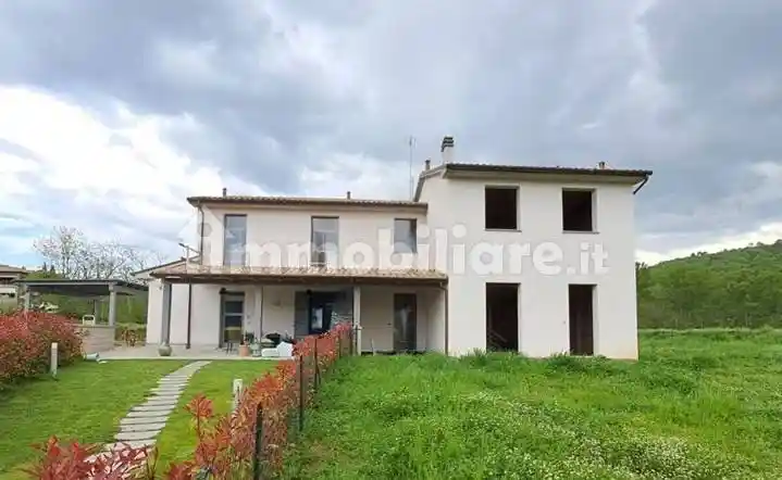 Appartamento in vendita a Bucine