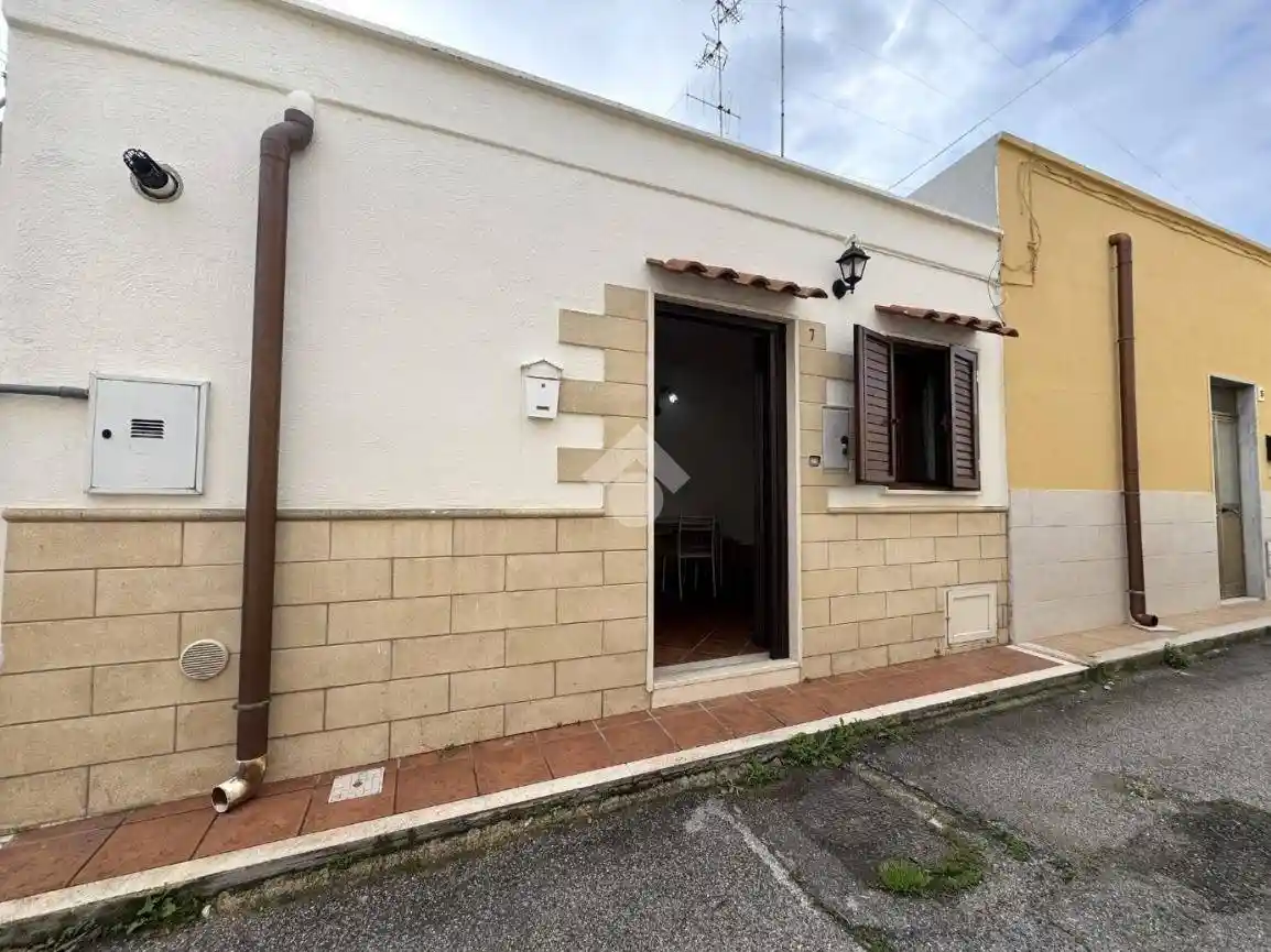 Casa indipendente in affitto a Bari