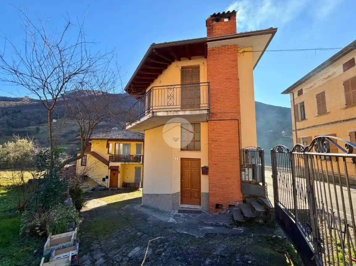 Appartamento in vendita a Adrara San Rocco