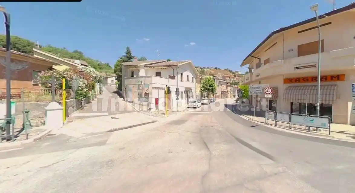 Casa indipendente in vendita a Torre de' Passeri