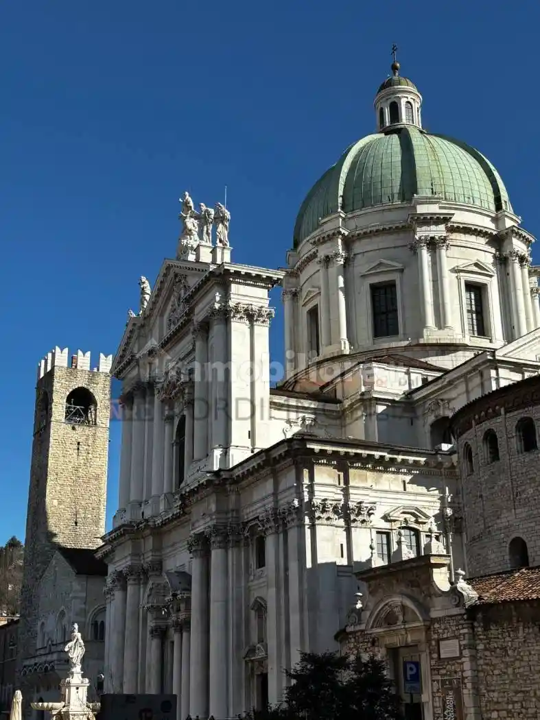 Appartamento in vendita a Brescia