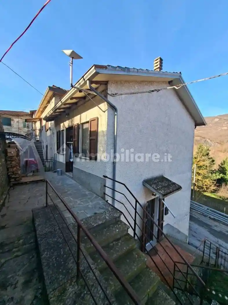 Casa indipendente in vendita a Borgo Val di Taro