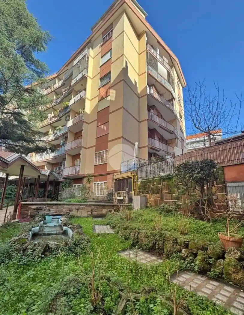 Appartamento in vendita a Roma