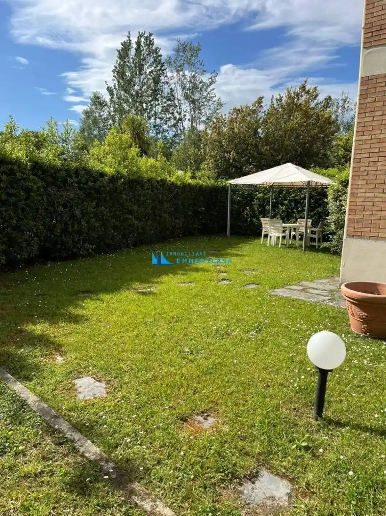 Appartamento in affitto a Montignoso