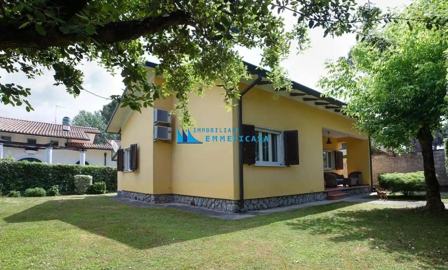 Villa in affitto a Montignoso