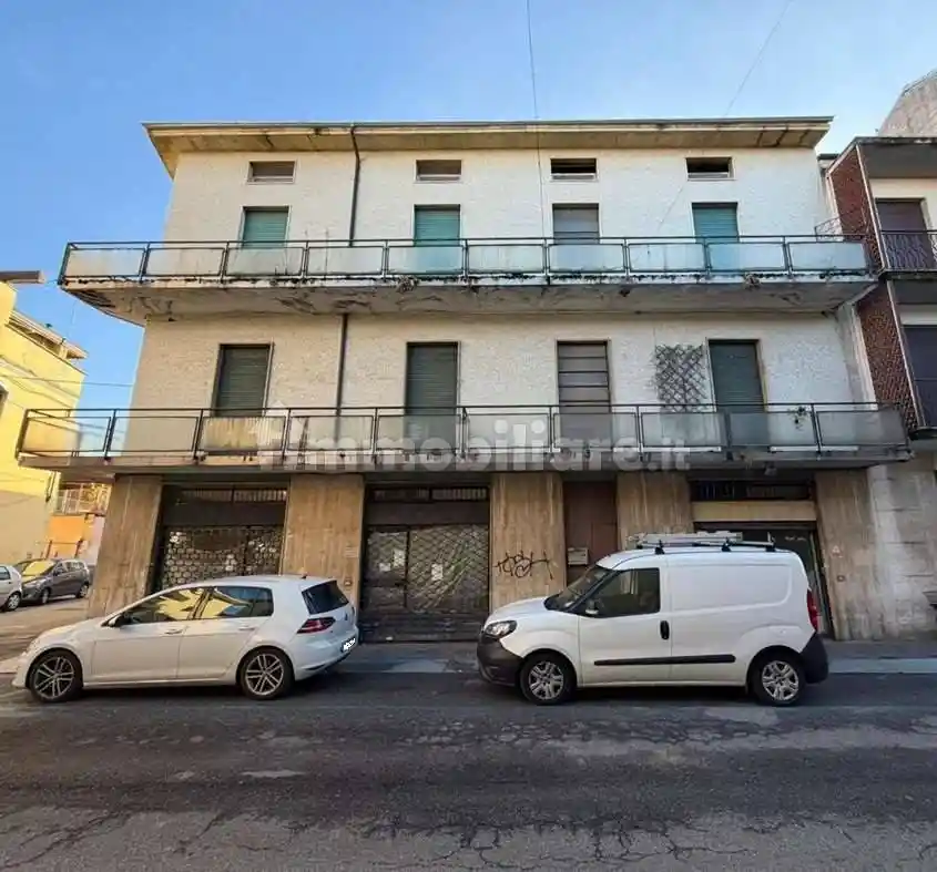 Palazzo - Edificio in vendita a Vigevano