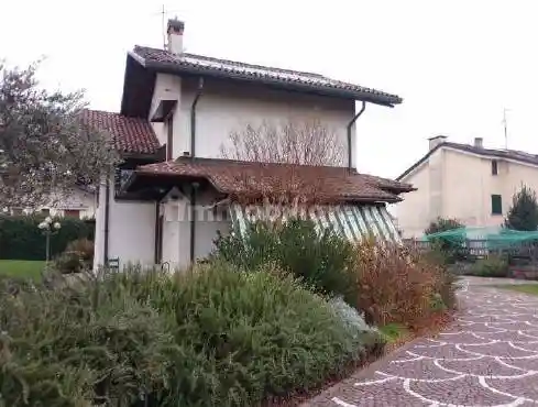 Villa in vendita a Usmate Velate