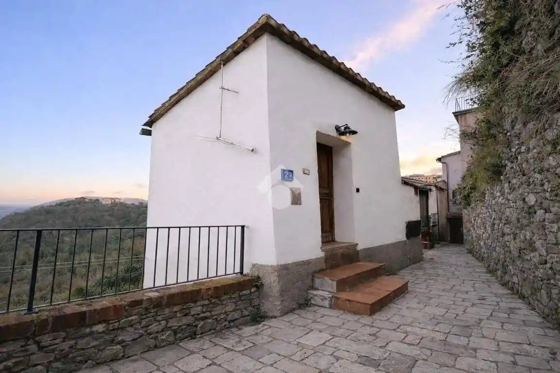 Appartamento in vendita a Vezzano Ligure