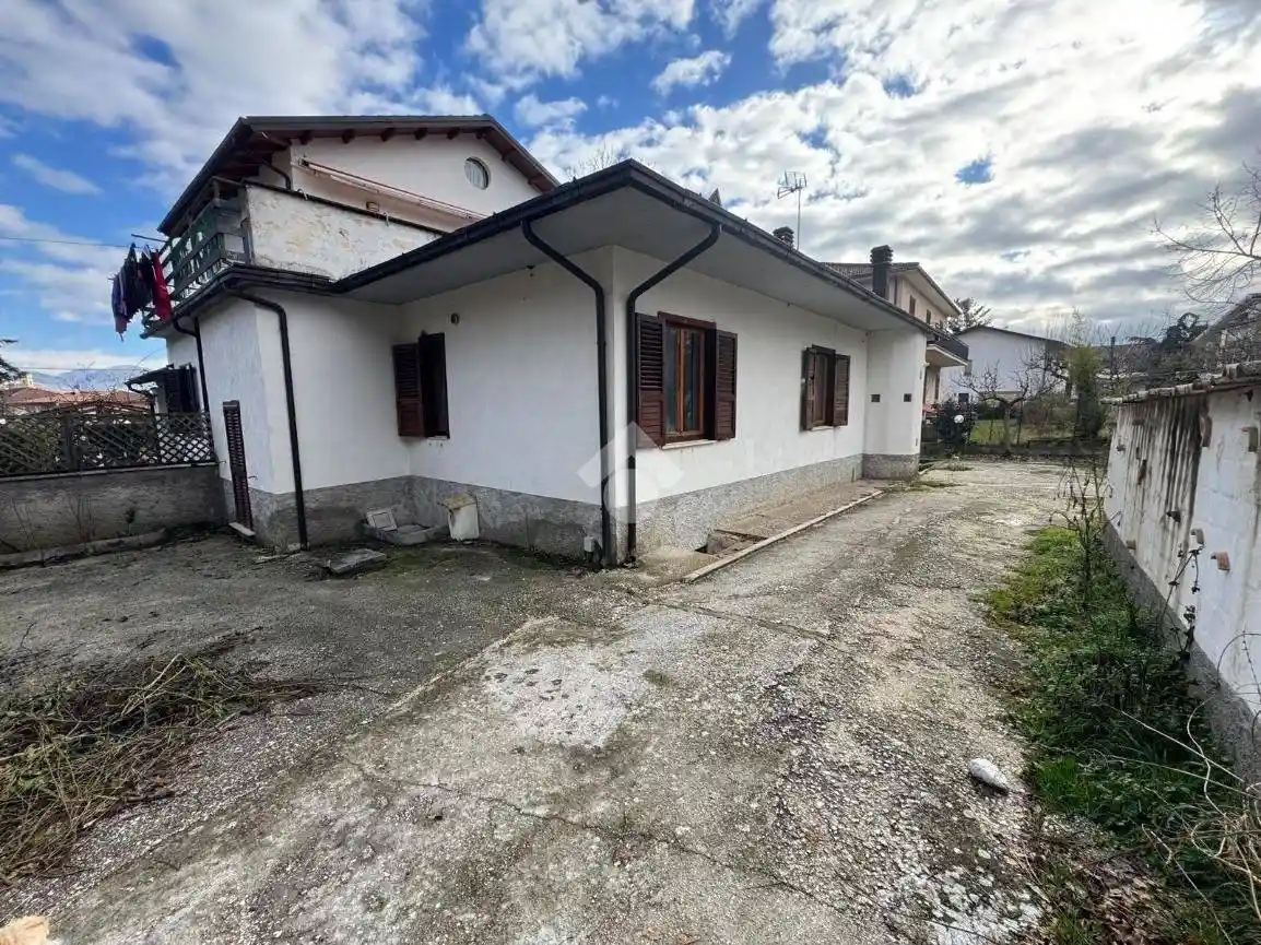 Villa in vendita a Scurcola Marsicana