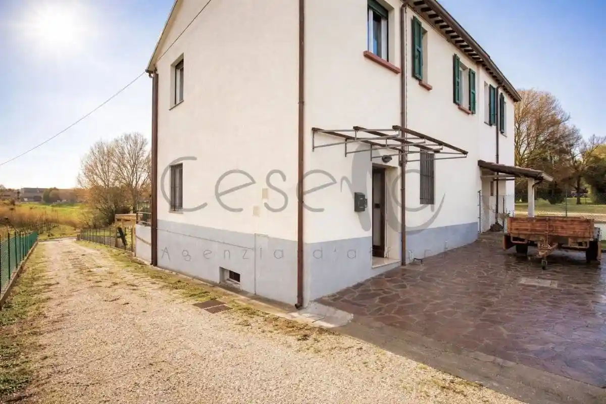 Casa indipendente in vendita a Cesena