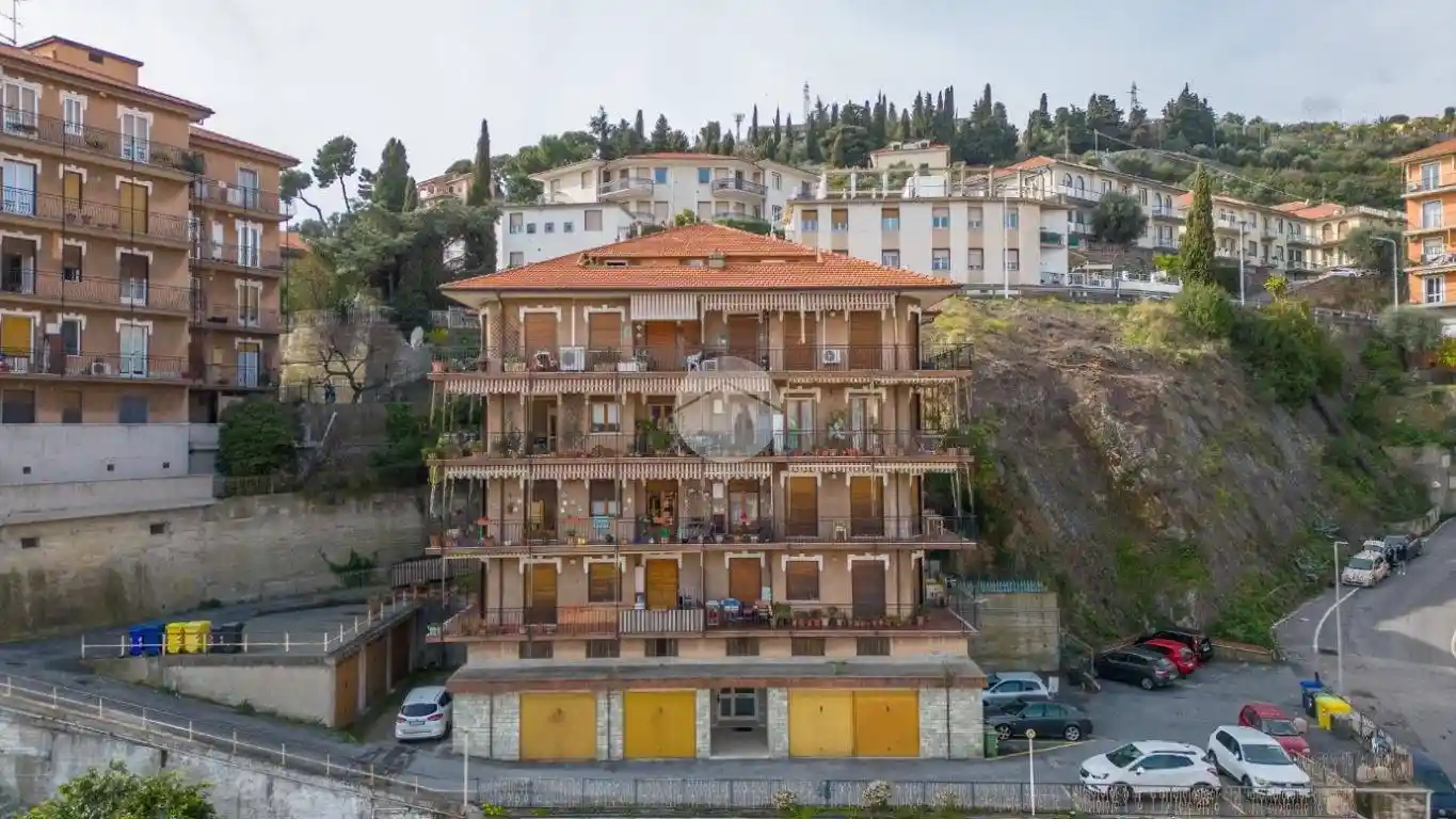 Appartamento in vendita a Imperia