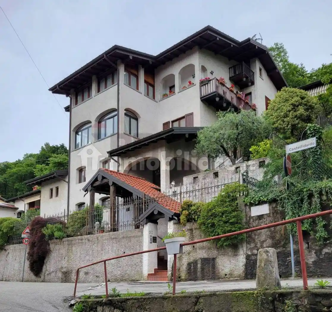 Appartamento in vendita a Gemonio