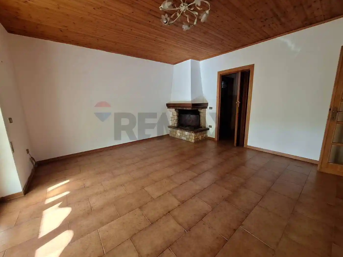 Casa indipendente in affitto a Trevi