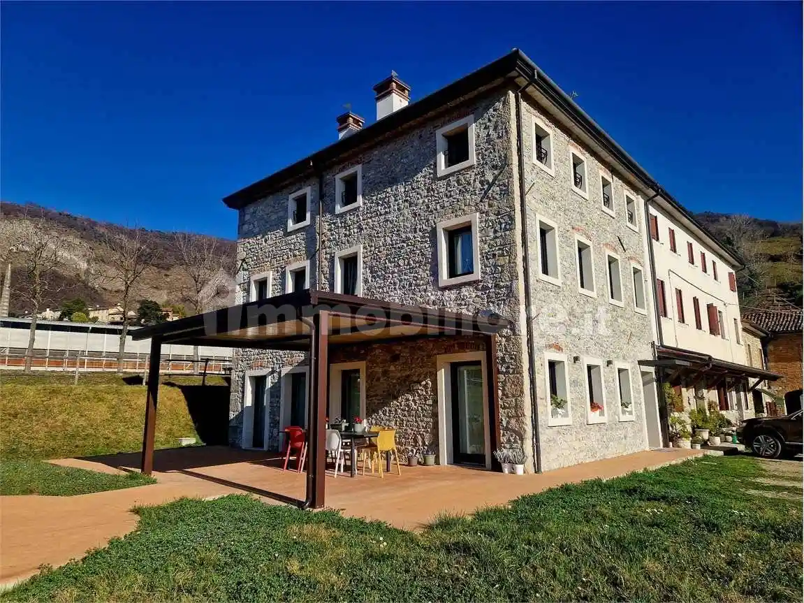 Rustico - Casale in vendita a Vittorio Veneto