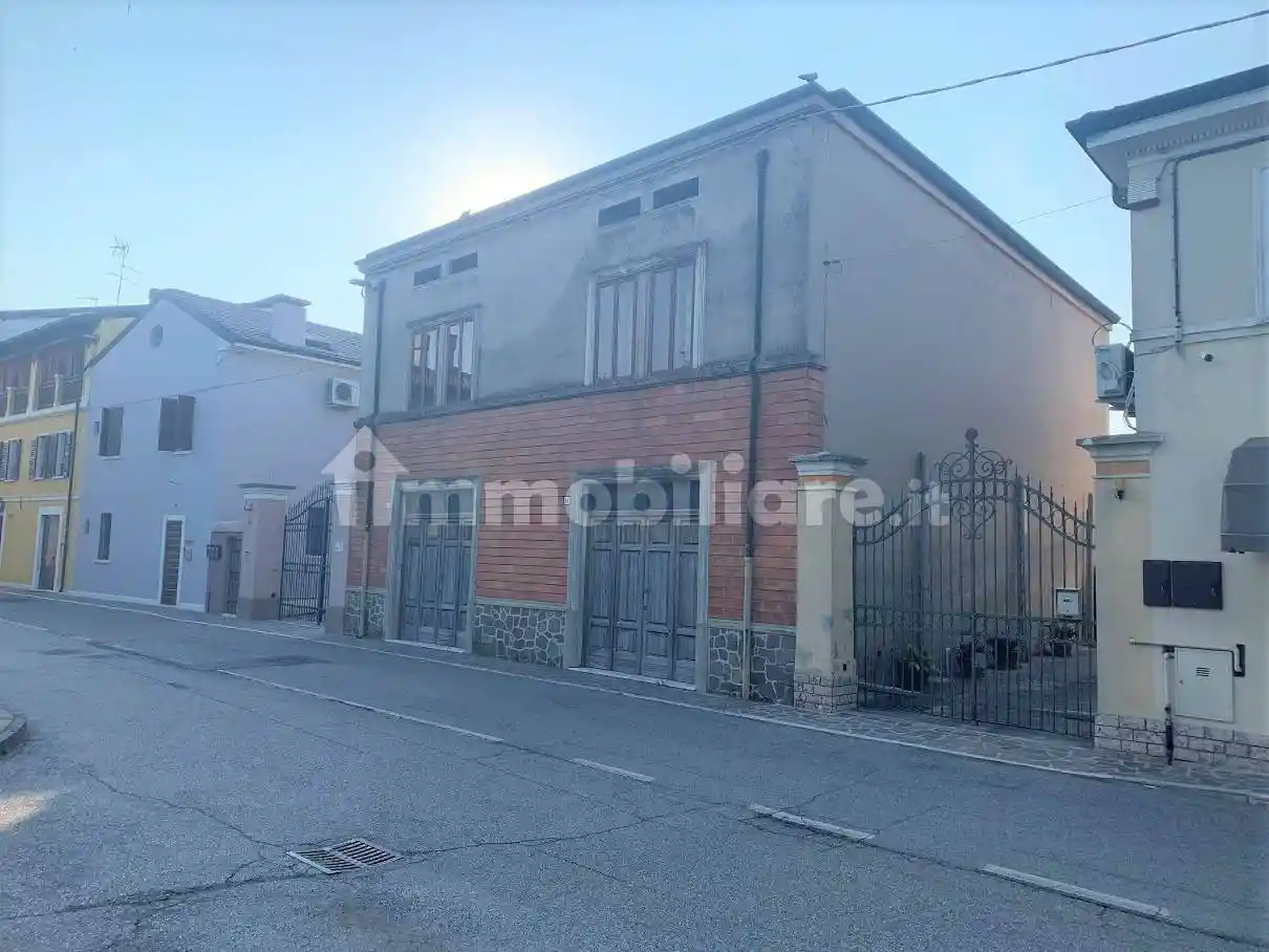 Casa indipendente in vendita a Castel d'Ario