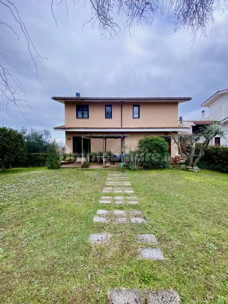 Villa in vendita a Formello