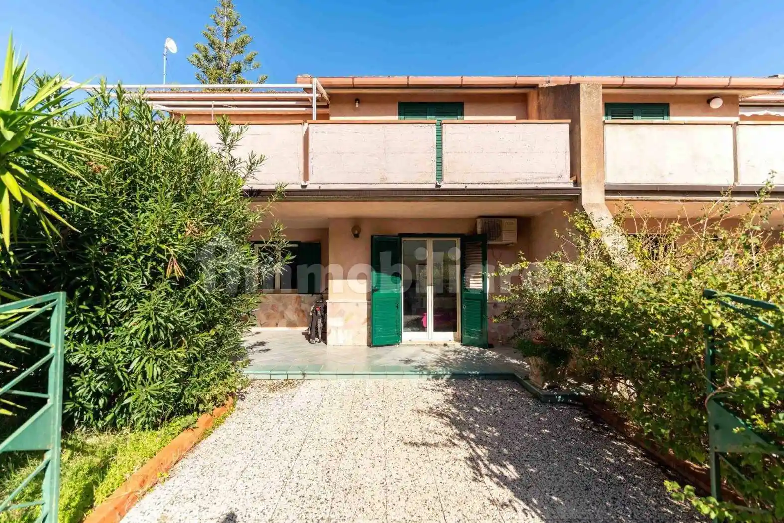 Villa in vendita a Campofelice di Roccella