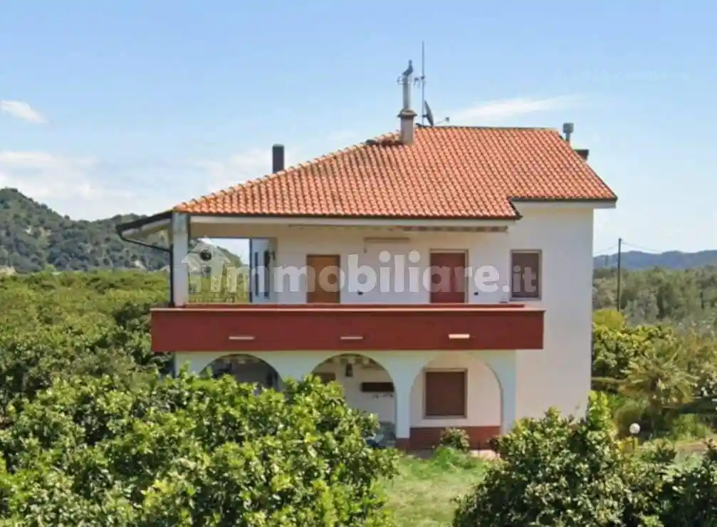 Villa in vendita a Belvedere di Spinello