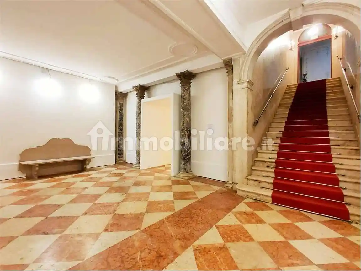 Palazzo - Edificio in vendita a Venezia