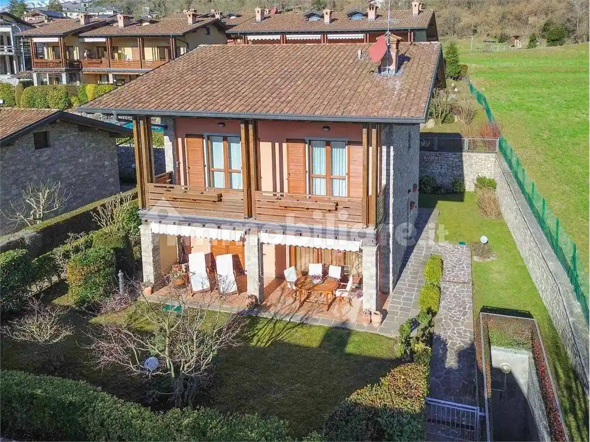 Villa in vendita a Clusone