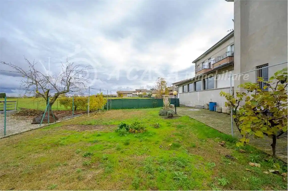 Appartamento in vendita a Felino