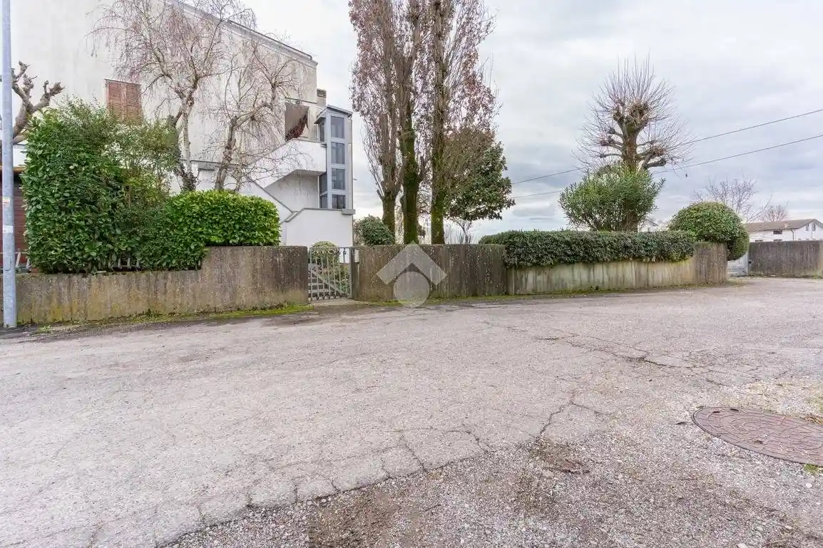 Casa indipendente in vendita a Ferrara