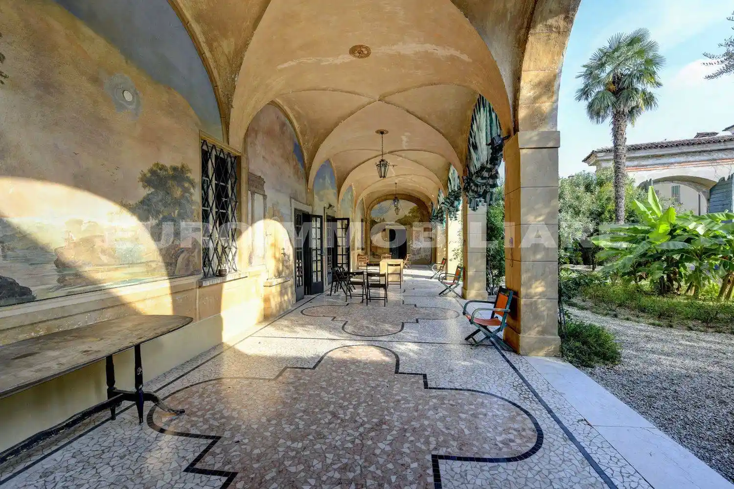 Palazzo - Edificio in vendita a Gussago