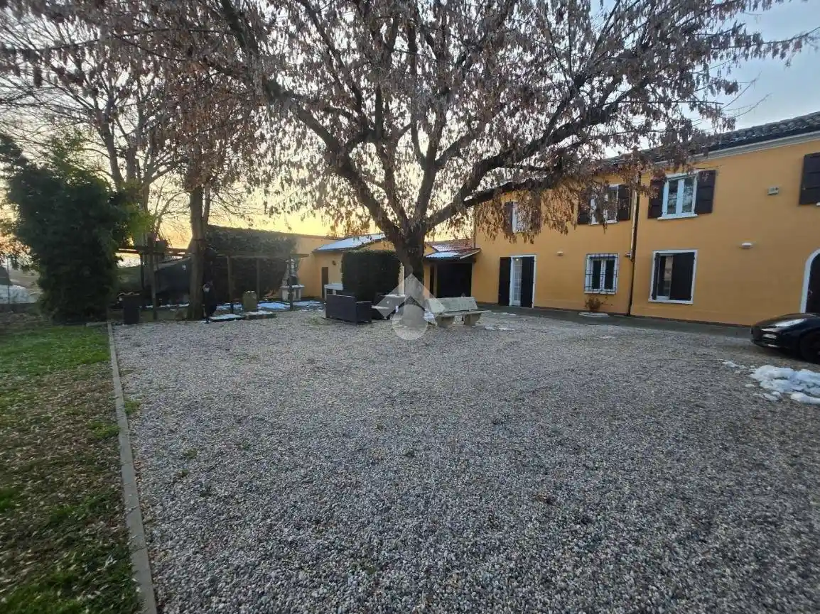 Casa indipendente in vendita a Ravenna