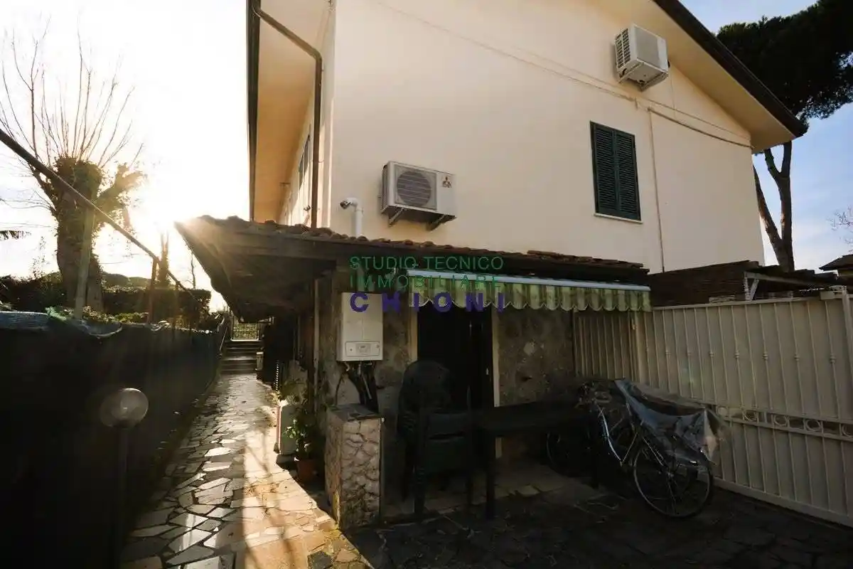 Appartamento in affitto a Montignoso