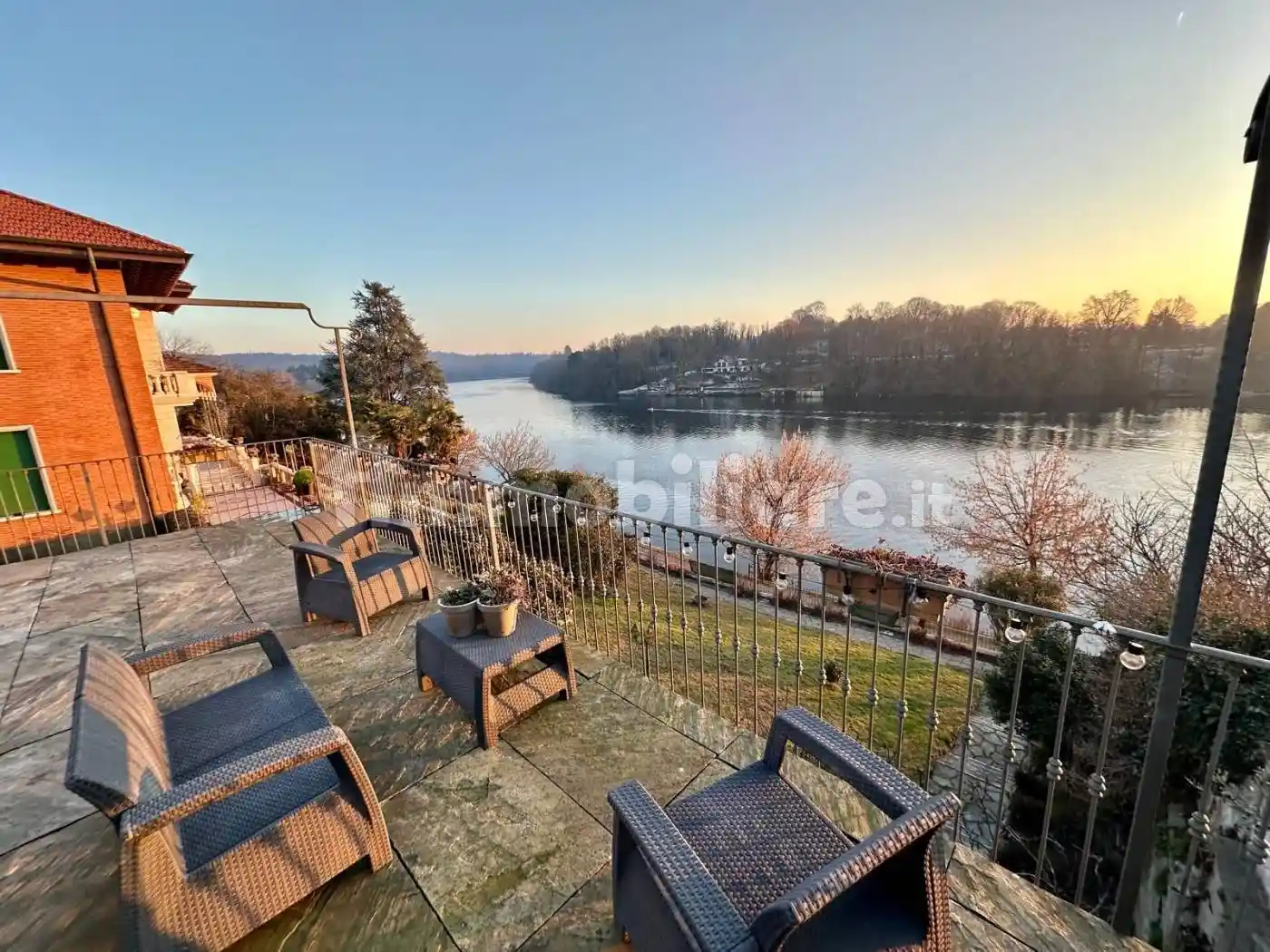 Villa in affitto a Sesto Calende