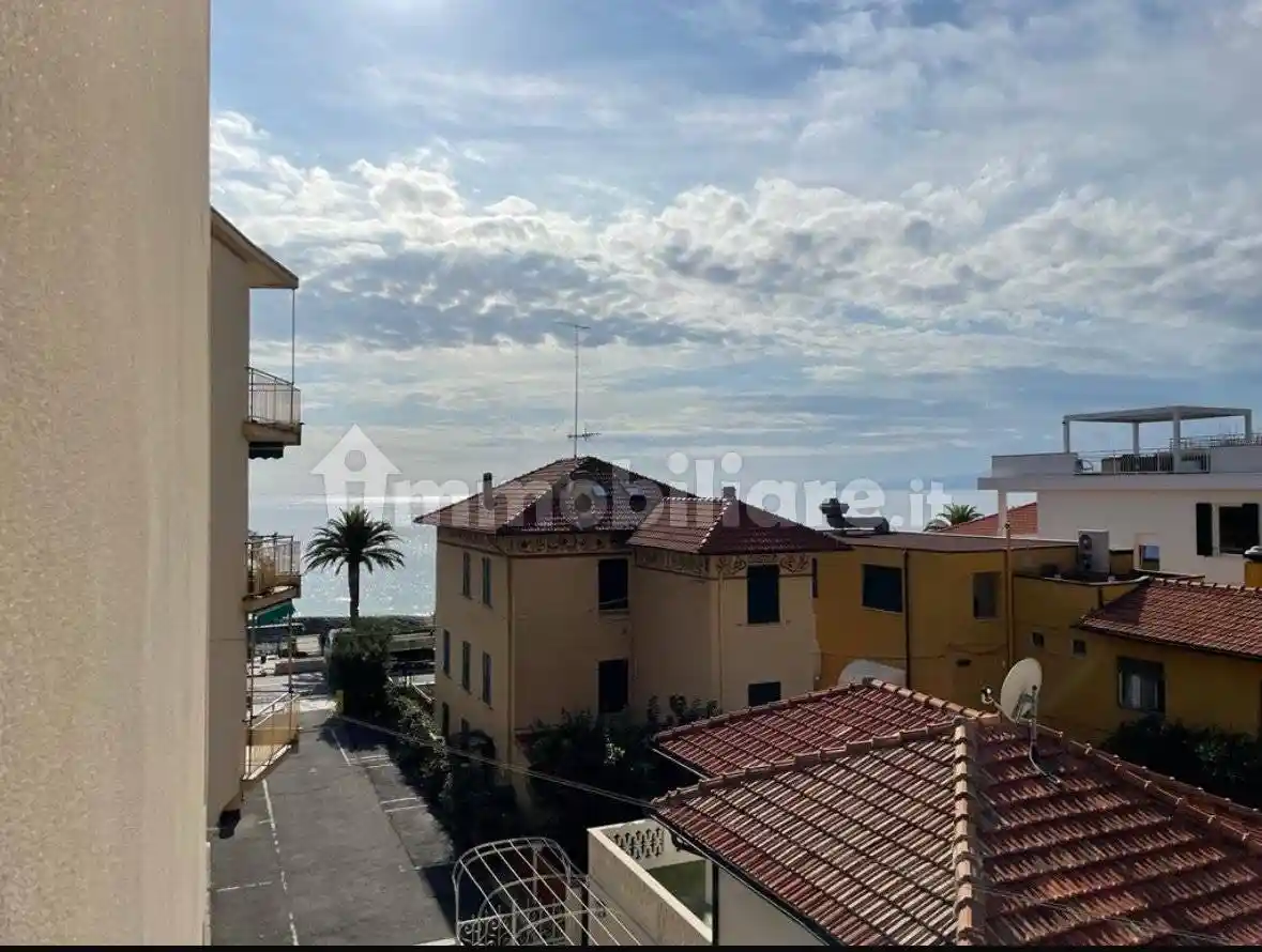 Appartamento in affitto a Finale Ligure