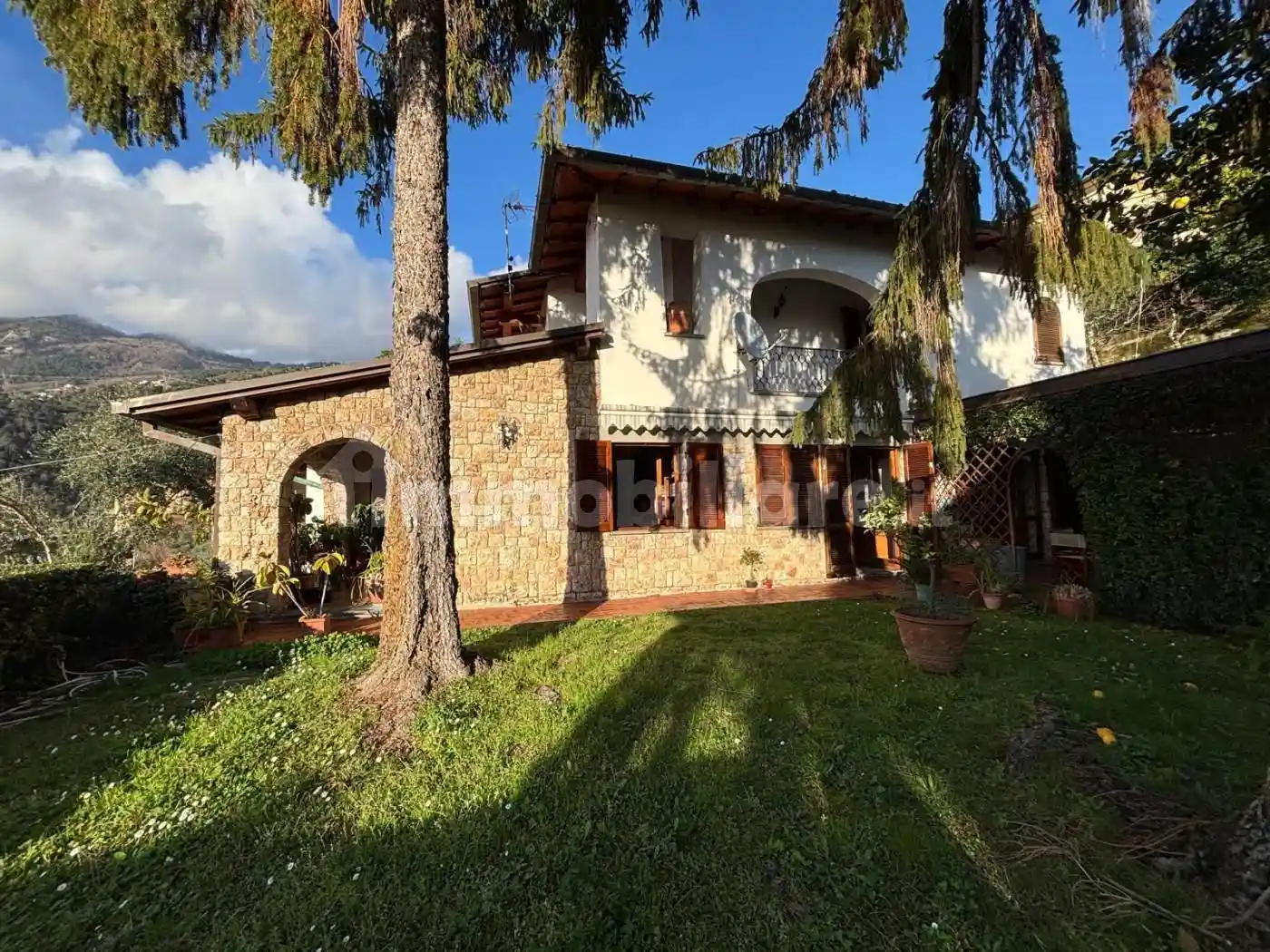 Villa in vendita a Massa