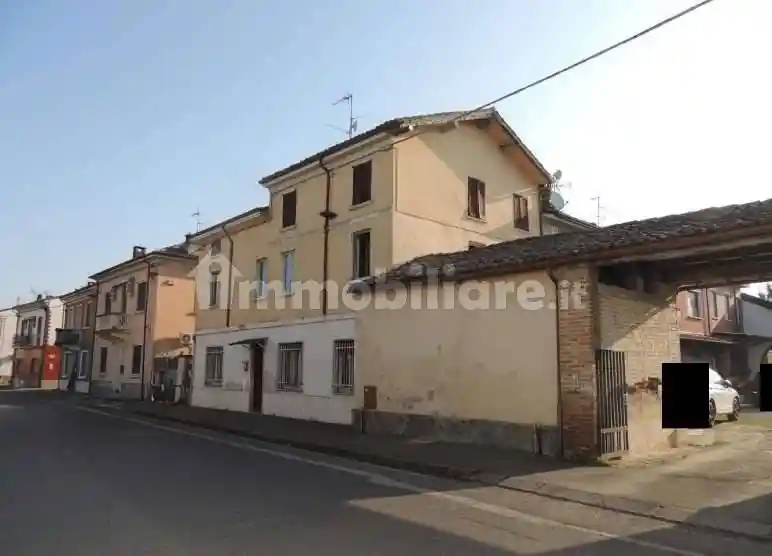 Casa indipendente in vendita a Lungavilla