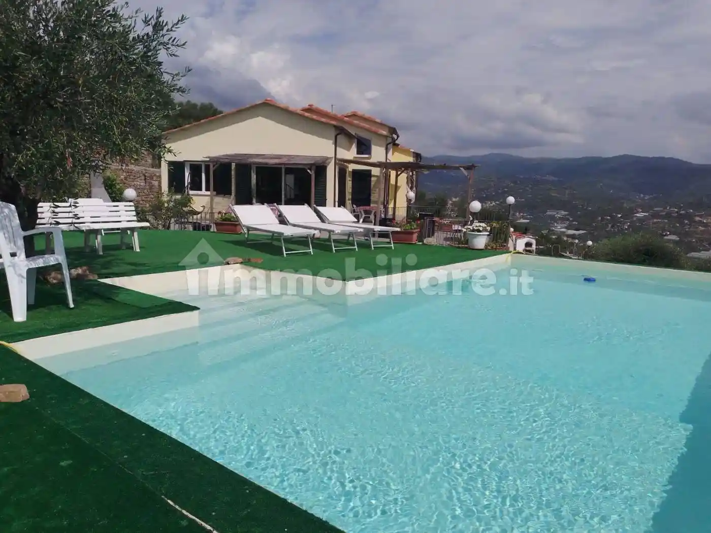 Villa in vendita a Imperia