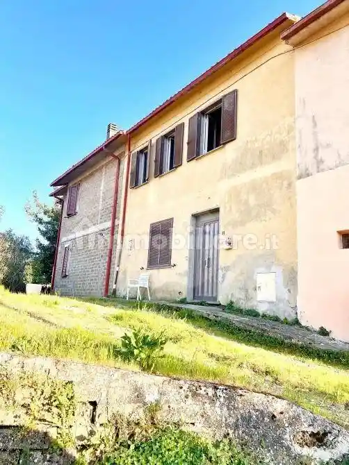 Casa indipendente in vendita a Montefiascone