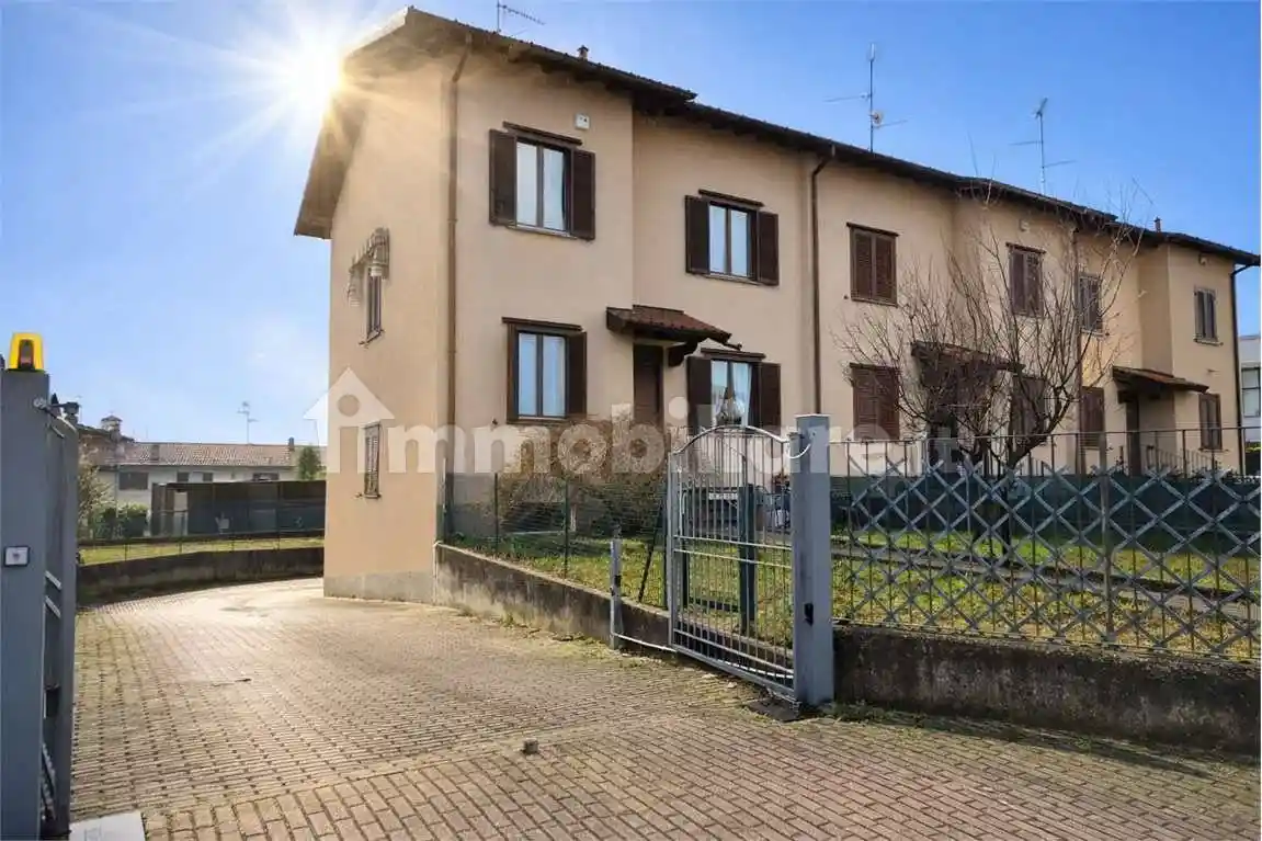 Villetta a schiera in vendita a Binago