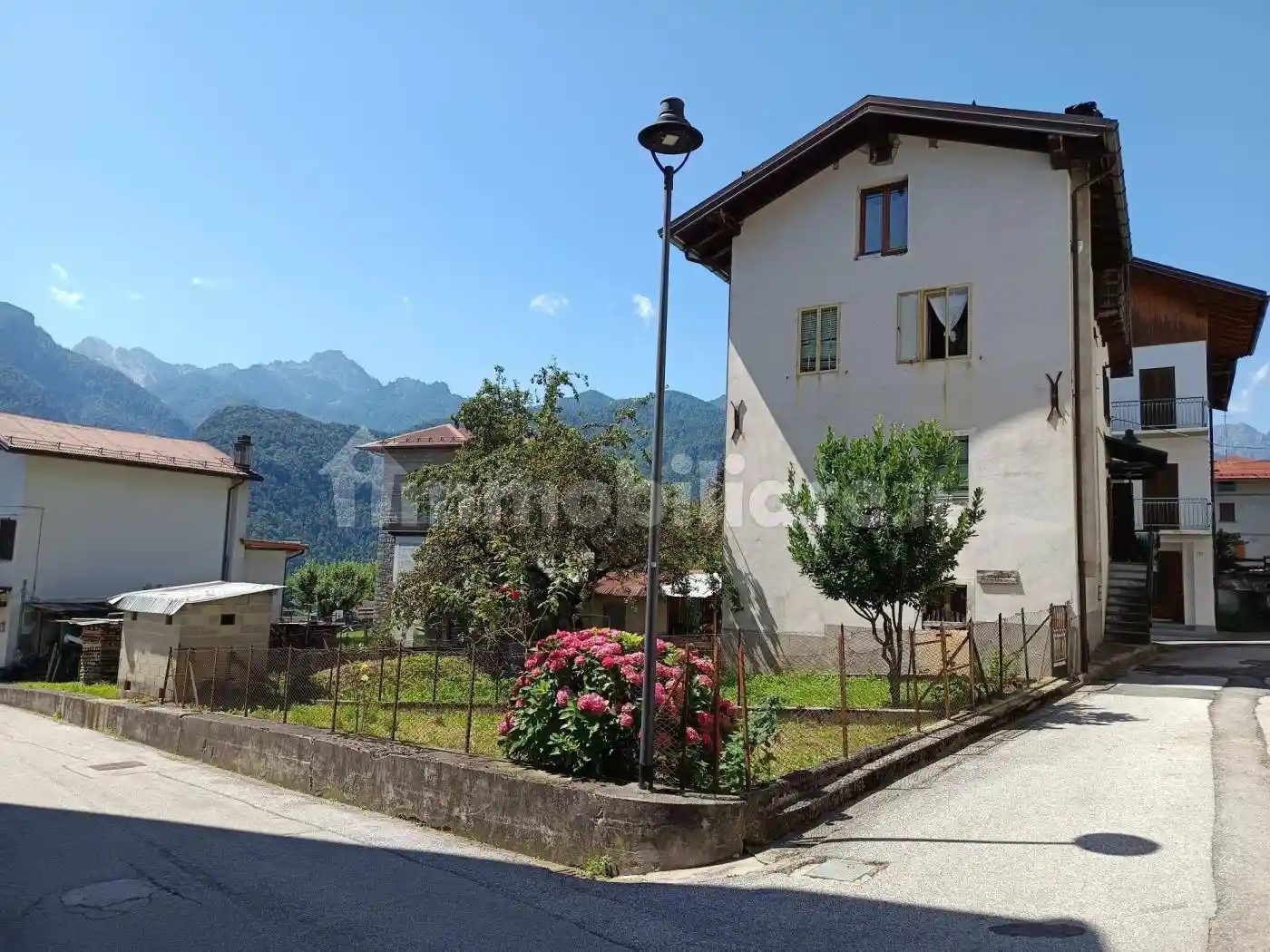 Casa indipendente in vendita a Forni di Sotto