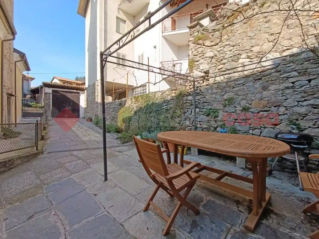 Casa indipendente in vendita a Colazza
