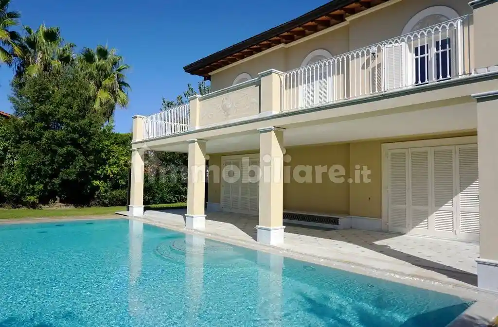 Villa in vendita a Forte dei Marmi