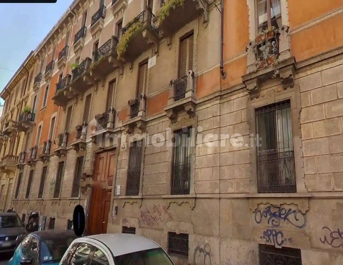 Palazzo - Stabile in vendita a Milano