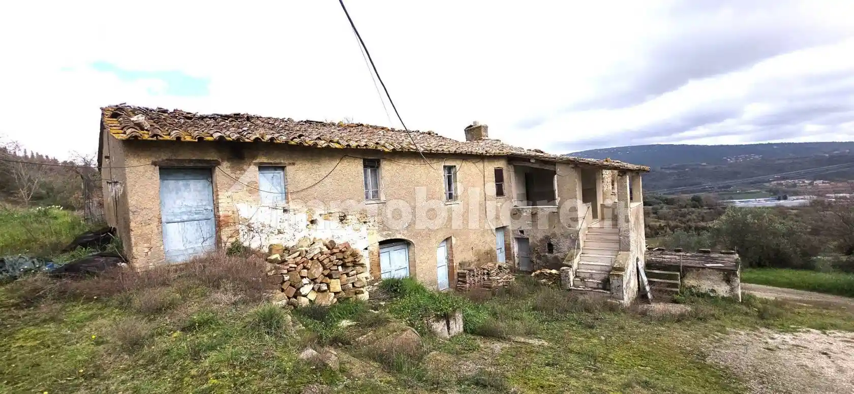 Rustico - Casale in vendita a Perugia